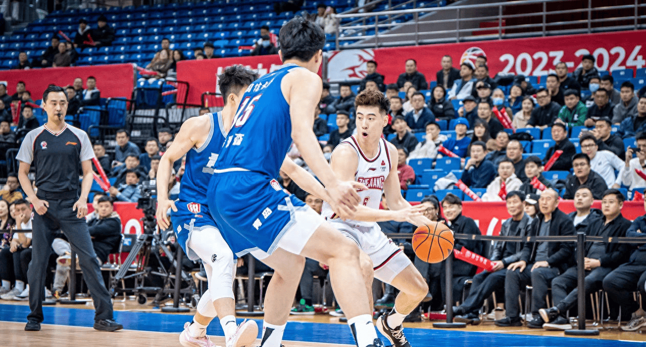 拉力赛附加赛焦点战:川蜀麒麟队强势反弹齐鲁旋风队,客场强势带走胜利。二次进攻频频奏效 拉力赛附加赛焦点战:川蜀麒麟队强势反弹齐鲁旋风队,客场强势带走胜利。二次进攻频频奏效